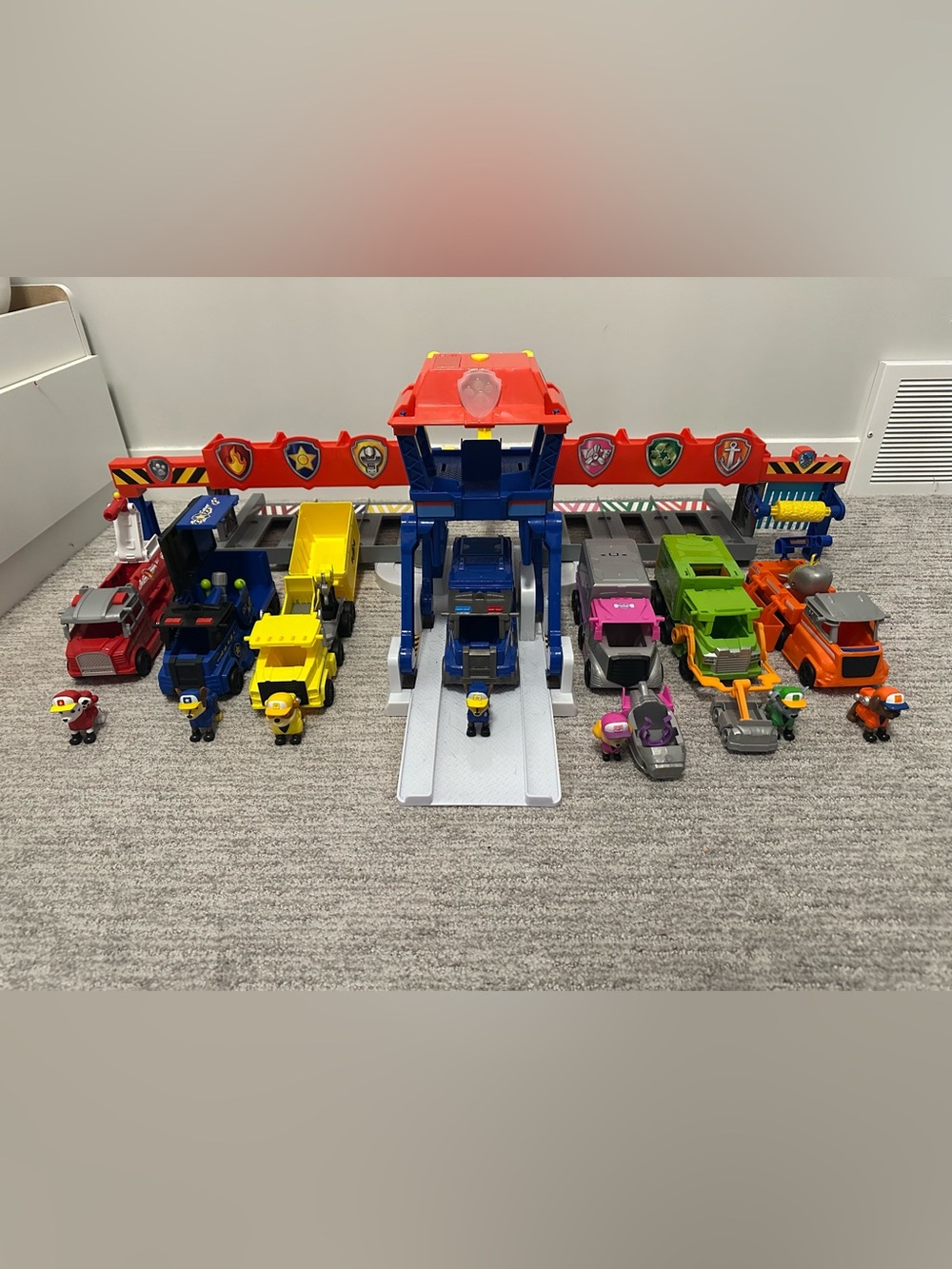 Paw Patrol Big Truck Pups Truck Stop HQ with all pups and vehicles lot